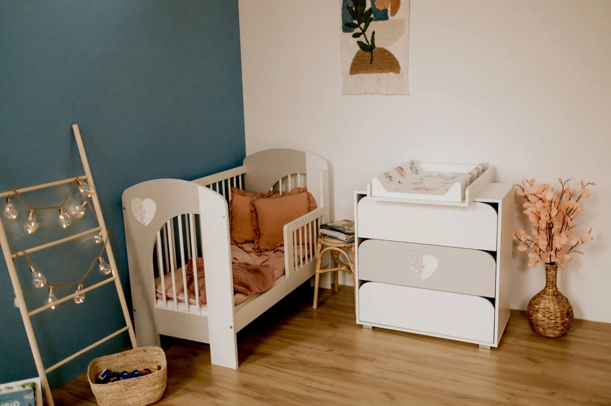 Klups Nel – Shtrat për bebe 120 × 60 cm, gri-e bardhë