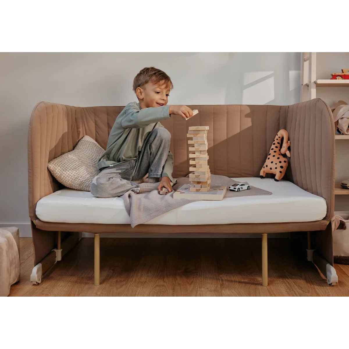 Lionelo Thomi Plus Beige Sand – Shtrat për bebe 5 në 1