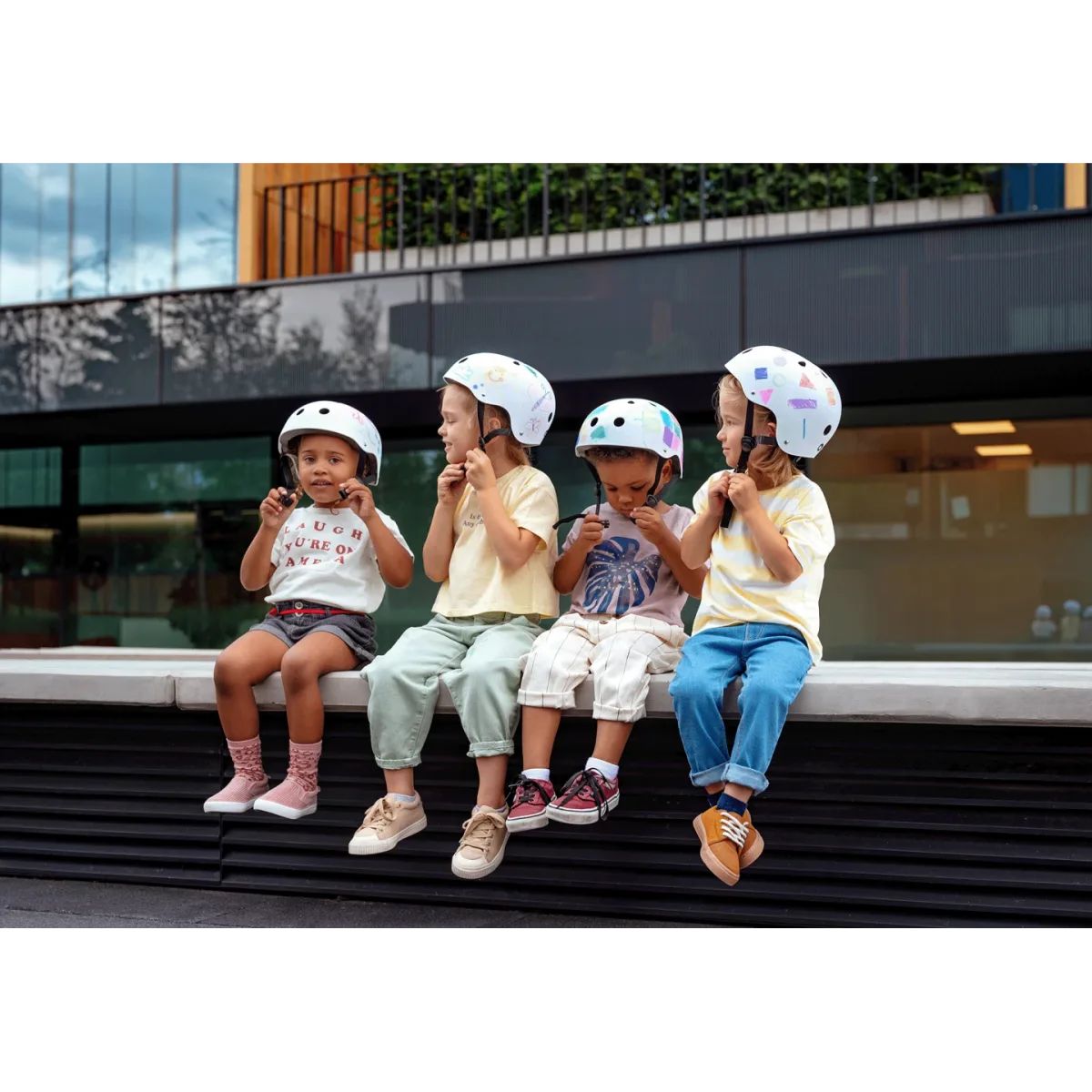Lionelo Helmet Beige Sand – Helmetë për fëmijë